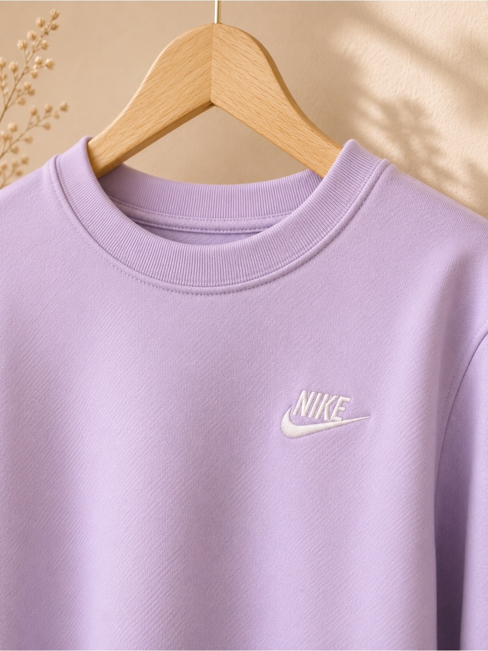 Nike Women's Crewneck Sweatshirt in Lavender-like new and the color is amazing 😍 - Picture 3 of 4